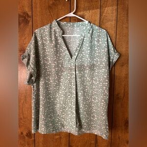 Women’s 0XL Sage Green Floral Blouse – Plus Size Dressy Casual Top